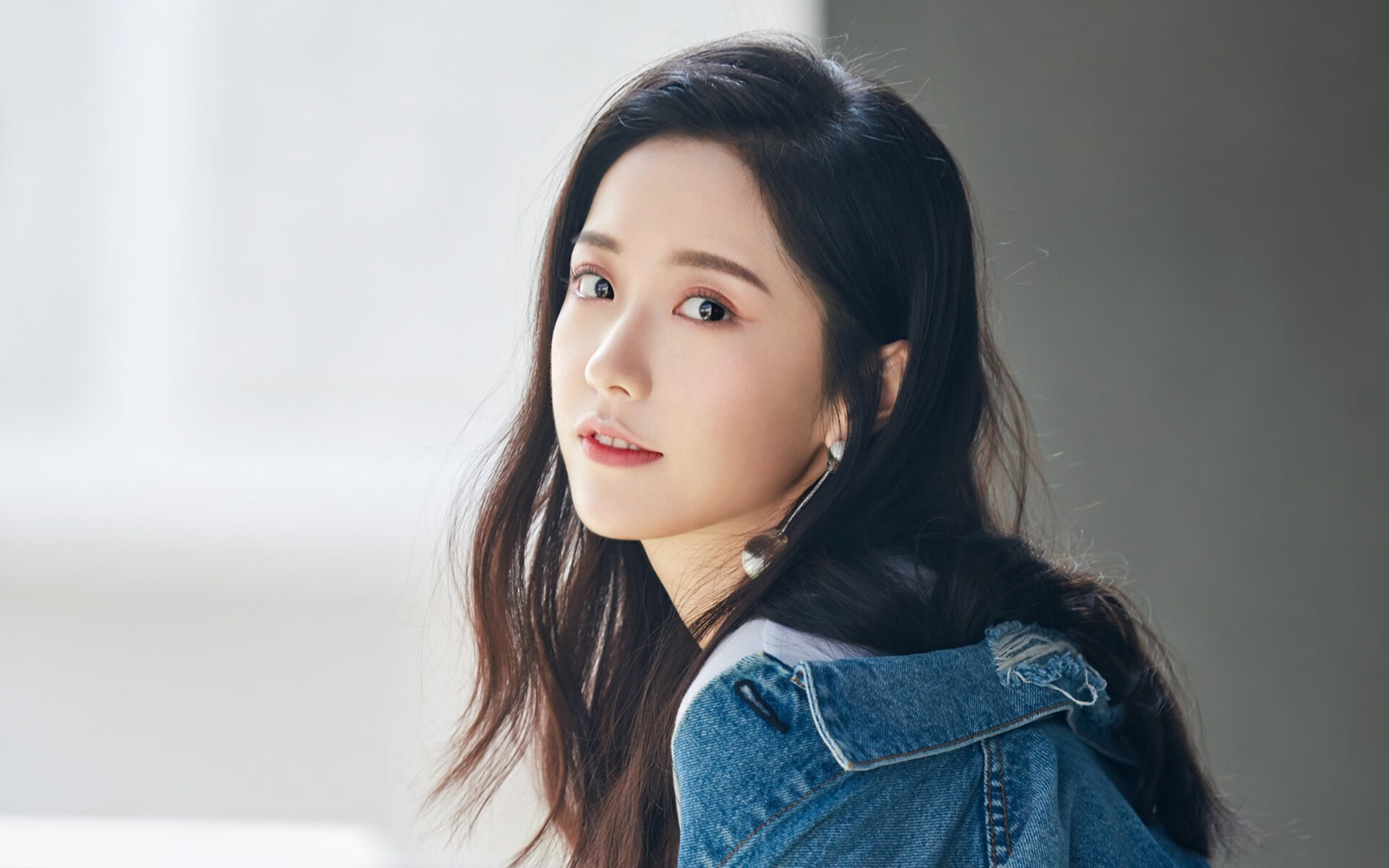 “中国女足热身赛夺冠，士气大增迎战新赛季”，2021中国女足视频
