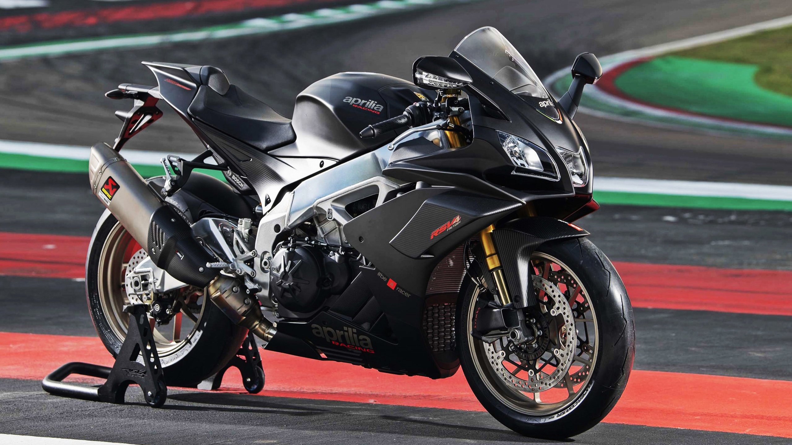 “尼古拉斯·桑特基的冷静头脑与执行力,帮助阿根廷美洲狮队攻占赛场”