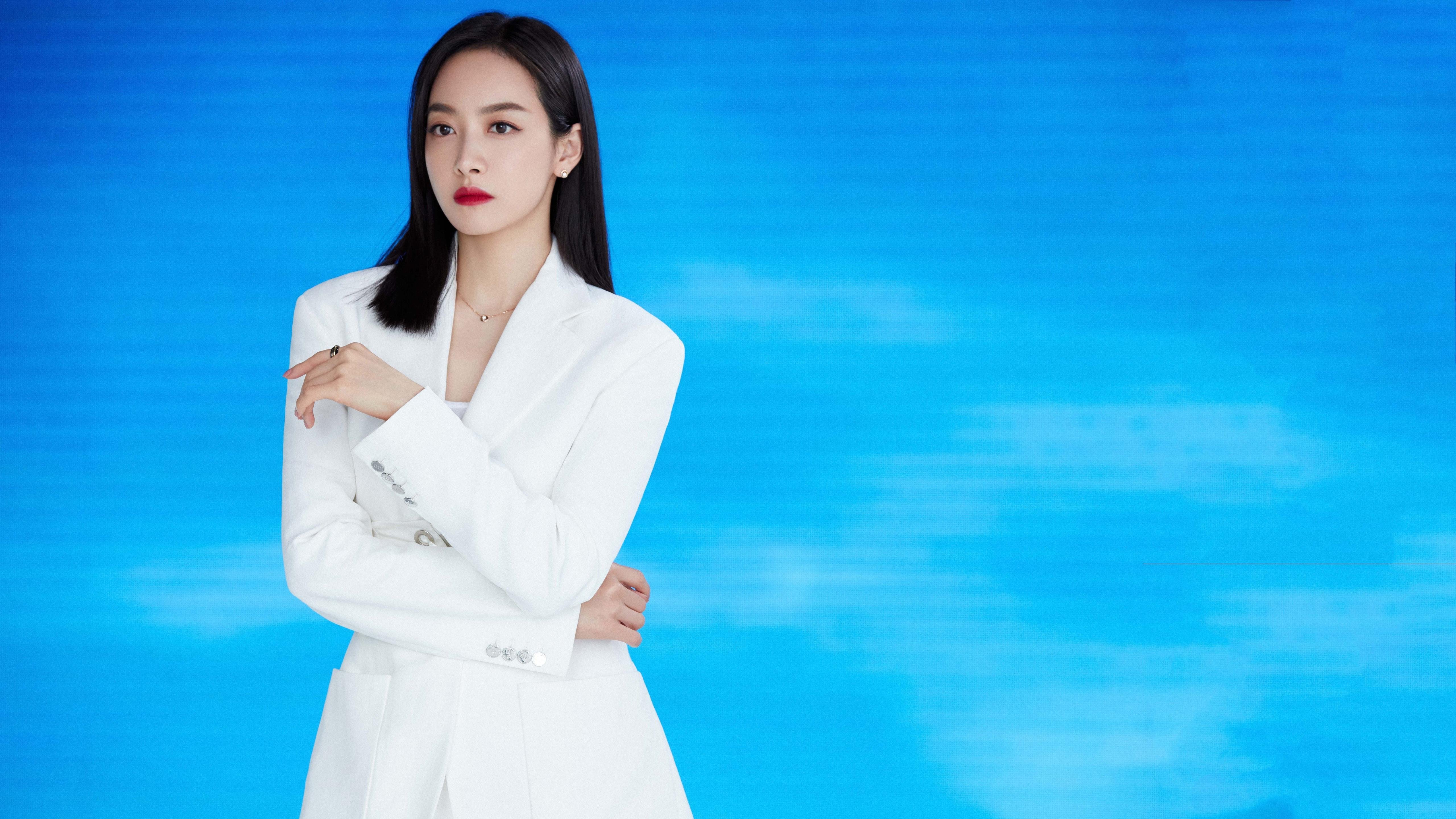 恩多耶-布鲁阿尔赛场表现引发媒体关注,恩多尔篮球